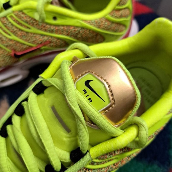 Nike Air Max Plus Volt Hot Punch SE Premium 862201-700 Women's Size 6.5 - Picture 14 of 14